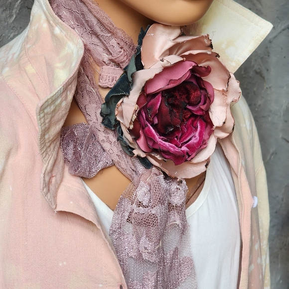 Designer Concept Jewelry Upcycled Vintage Lace Jabot Large Velvet Rose Avangard - Picture 13 of 15